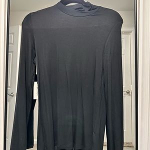 Aritiza Babaton New Slim Black turtleneck